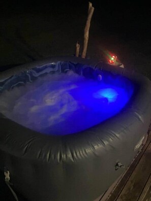 Outdoor spa tub - Mountain house getaway (port allegany)