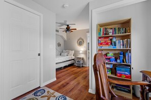 Interior - Spacious 4BR Pool Home, Pet-Friendly, Near Beaches (Port Charlotte)