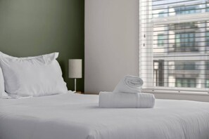 1 slaapkamer, een strijkplank/strijkijzer, wifi, beddengoed