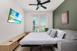 Iron/ironing board, WiFi, bed sheets