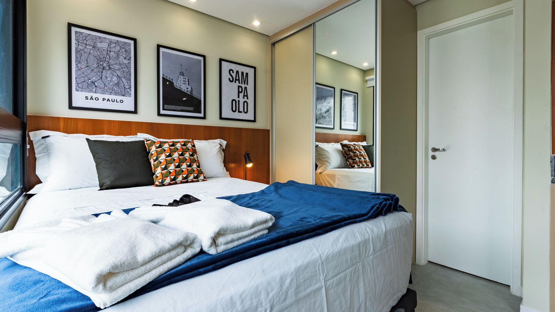 Espacio para trabajar con un portátil y wifi gratis