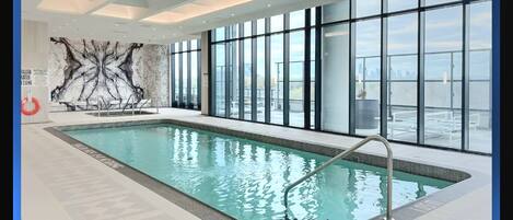Piscine intérieure