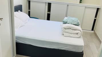 3 chambres, fer et planche à repasser, Wi-Fi gratuit, draps fournis