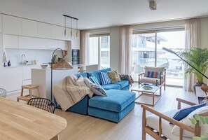 TV - Ocean: Beachfront | Elegance | Comfort (Vila Nova de Gaia)