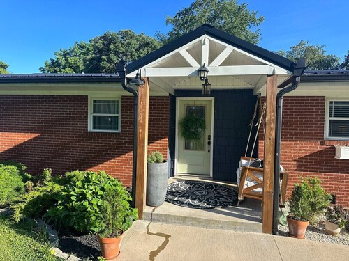 Welcoming 3-bedroom house with AC in charming Middlesboro