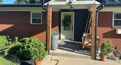 Welcoming 3-bedroom house with AC in charming Middlesboro