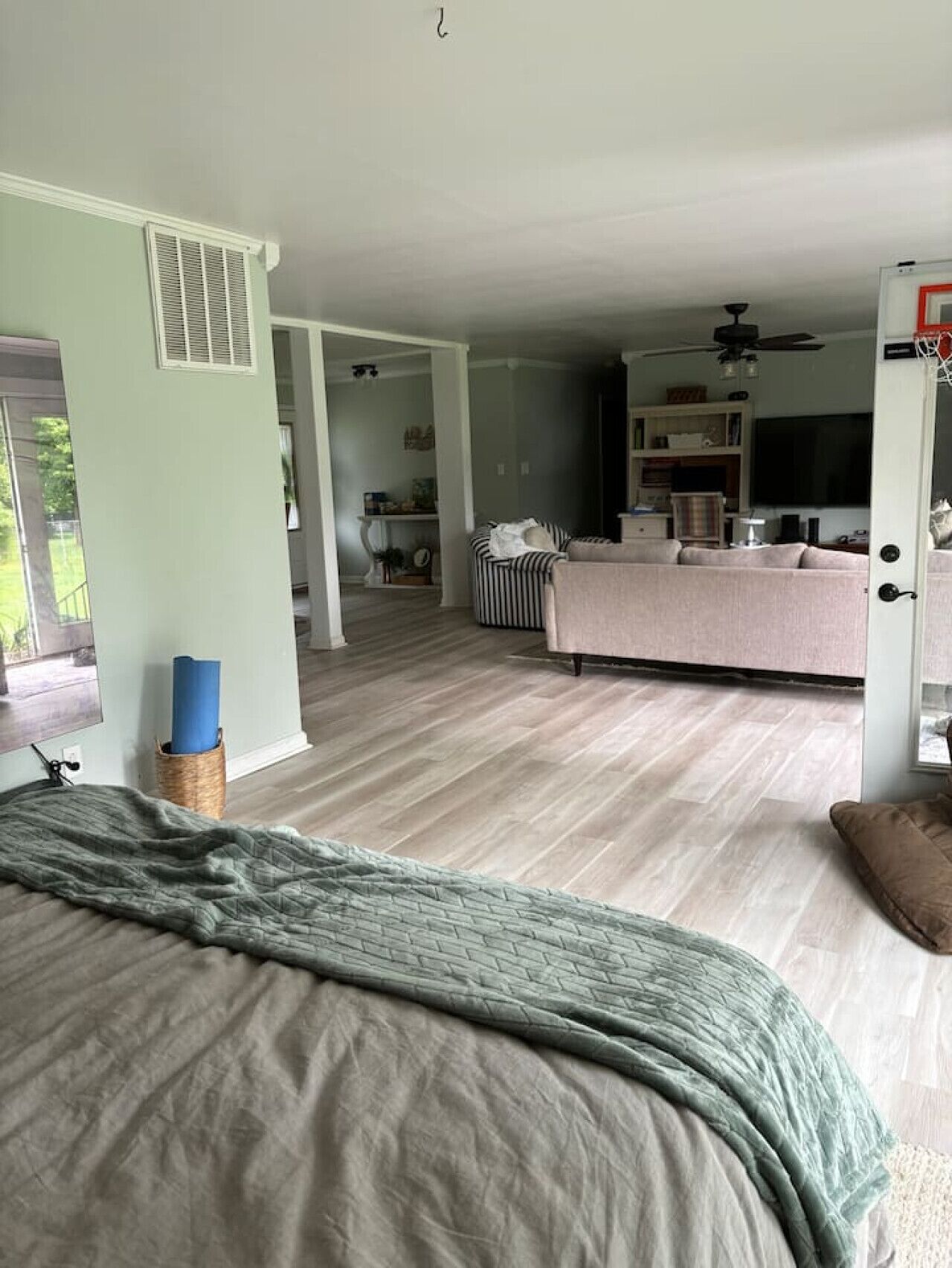 3 slaapkamers, een strijkplank/strijkijzer, internet, beddengoed