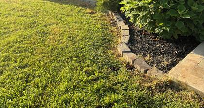 Welcoming 3-bedroom house with AC in charming Middlesboro