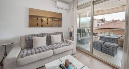 Chic 1 Bedroom Apartment Minutes from Croissette, Terrace & AC