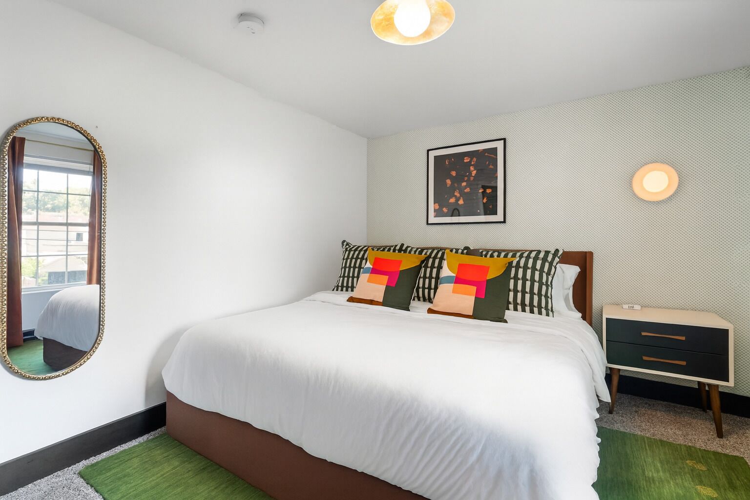 4 soverom, skrivebord, strykejern/-brett og wi-fi (inkludert)