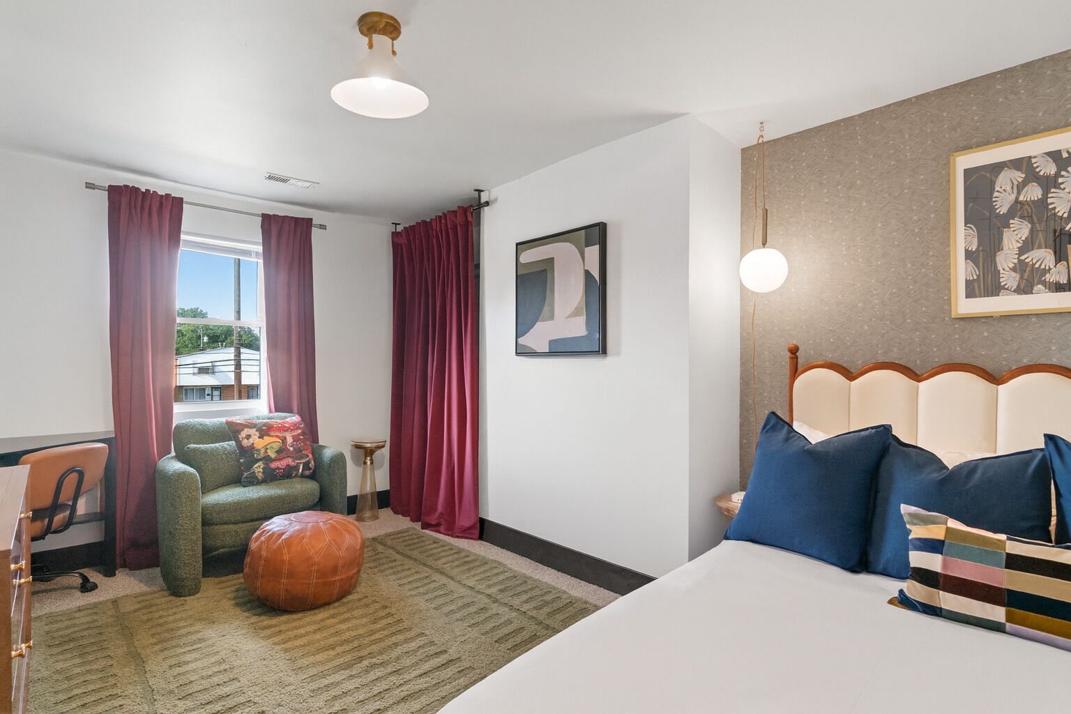 4 Schlafzimmer, Schreibtisch, Bügeleisen/Bügelbrett, kostenloses WLAN