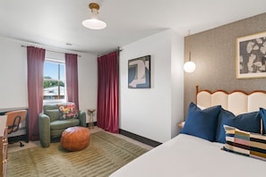 4 bedrooms, desk, iron/ironing board, free WiFi - The Play Haus! Hot Tub, Game Room, Firepit, Families (Columbus)