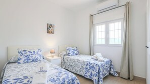 2 Schlafzimmer, Bügeleisen/Bügelbrett, Reisekinderbett, WLAN