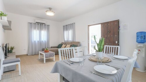 Casa Rural Olivera La Puebla de Cazalla by Ruralidays