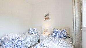 2 bedrooms, iron/ironing board, travel cot, WiFi