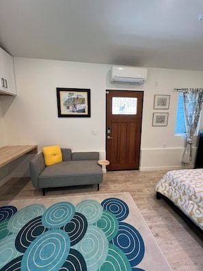1 bedroom, desk, free WiFi, bed sheets