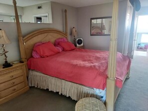 3 sovrum, skrivbord, strykjärn/strykbräda och wi-fi