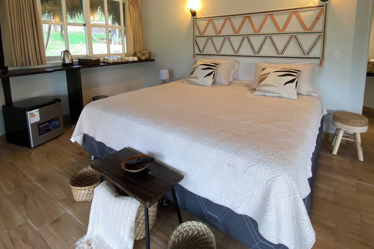 Egyptian cotton sheets, premium bedding, down comforters, minibar