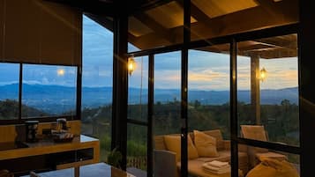 Comfort Cottage, 2 Bedrooms, Private Pool, Garden View | Egyptian cotton sheets, premium bedding, down duvets, minibar