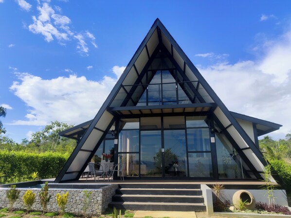 Premier Cottage, Private Pool, Valley View