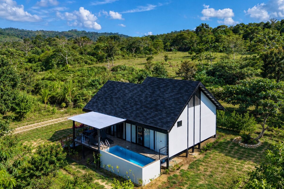 Casa familiar, vistas al jardín | Sábanas de algodón egipcio y ropa de cama de alta calidad