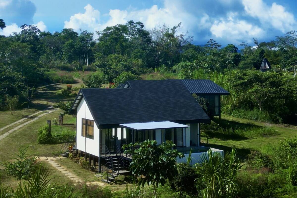 Casa familiar, vistas al jardín | Sábanas de algodón egipcio y ropa de cama de alta calidad