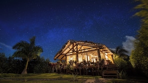 Cottage Tradisional, 3 kamar tidur, pemandangan kebun | Seprai katun Mesir, seprai premium, selimut bulu angsa, dan minibar