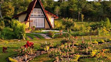 Luxury Cottage, 2 Bedrooms, Private Pool, Valley View | Egyptian cotton sheets, premium bedding, down comforters, minibar