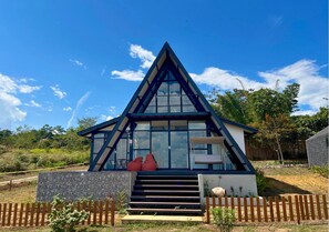 Deluxe Cottage, 3 Bedrooms, Private Pool, Valley View | Free WiFi