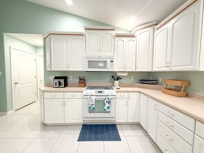 Microwave, oven, stovetop, dishwasher - Family-Friendly Navarre Retreat w/Private Pool & Near the Beach (Navarre)