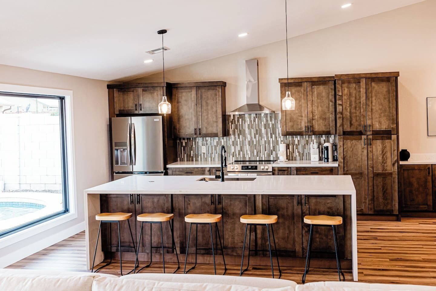 雪櫃、微波爐、焗爐、爐具