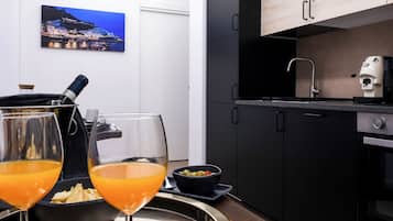 Réfrigérateur, micro-ondes, four, lave-vaisselle