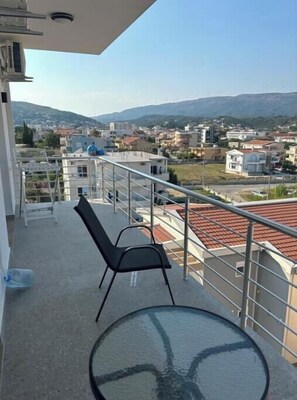 Property grounds - 1 bedroom apartment with balcony - Apartments Subashi room 304 & 305 (Ulcinj)
