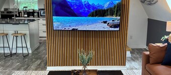 Beautiful Cabin with a ton of amenities! 5 minute walk to the lake!