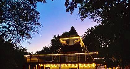 Beautiful Cabin with a ton of amenities! 5 minute walk to the lake!