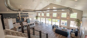 Waves of Wyoming 116 Acre Retreat. Themed Rooms. Putting Green. Glendo Reservoir
