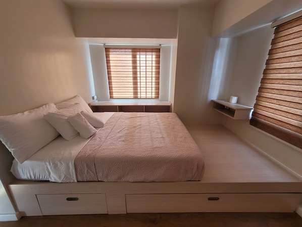 2 habitaciones, tabla de planchar con plancha, wifi y ropa de cama