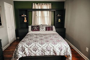 2 bedrooms, WiFi, bed sheets - Sweet Home on Alabama (Savannah)
