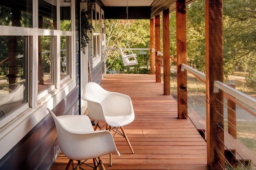 Snake Creek Lake Retreat at Woodhaven Cabin