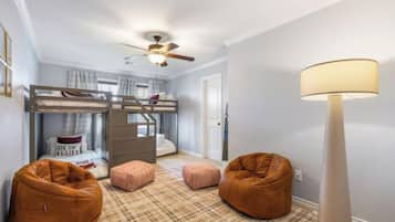 4 bedrooms, iron/ironing board, free WiFi, bed sheets