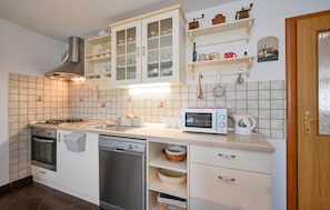 Refrigerador, placa de cocina, cafetera/tetera