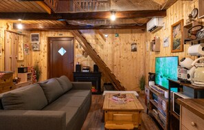 Televisión, chimenea