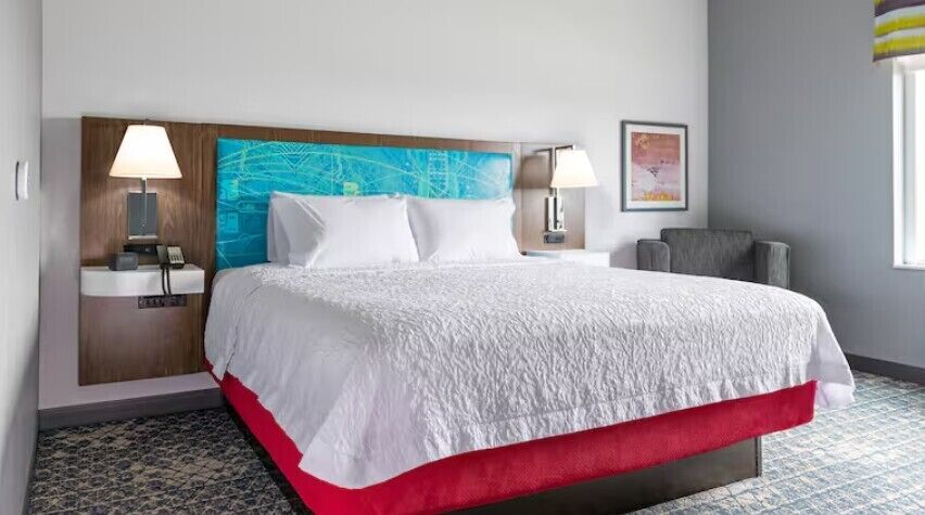 Desk, laptop workspace, iron/ironing board, free WiFi