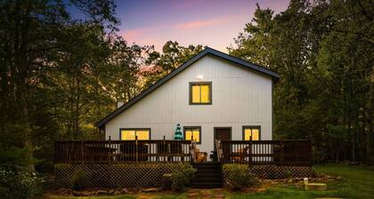 Accessible Retreat - Ramp & Walk-in Shower - Main Floor Living in Jim Thorpe