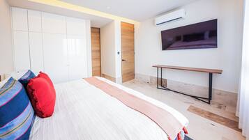 Comfort Apartment, Ocean View | Individually decorated, individually furnished, blackout drapes