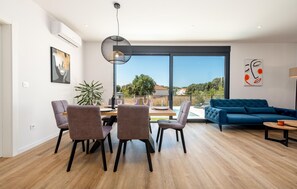 Smart TV - Stunning home in Zaton (Zaton)