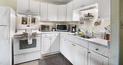 Cozy on Crooked Lake - Lakefront & Pet Friendly