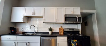 Cozy 2-Bedroom House Near Top Attractions in Covington