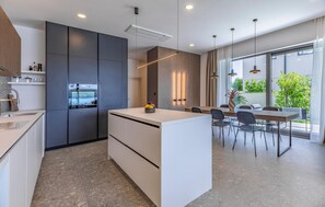 Fridge, microwave, oven, stovetop - Gorgeous home in Medulin with private swimming pool, can be inside or outside (Medulin)