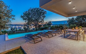 Outdoor dining - Gorgeous home in Medulin with private swimming pool, can be inside or outside (Medulin)